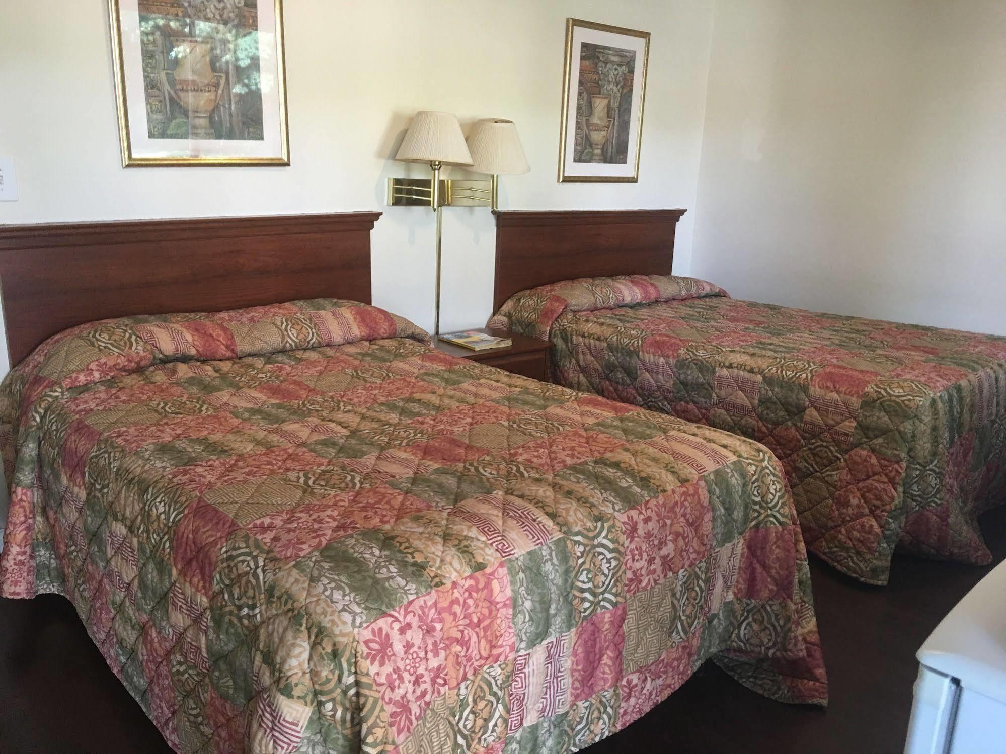 Maple Leaf Motel New Milford Eksteriør billede